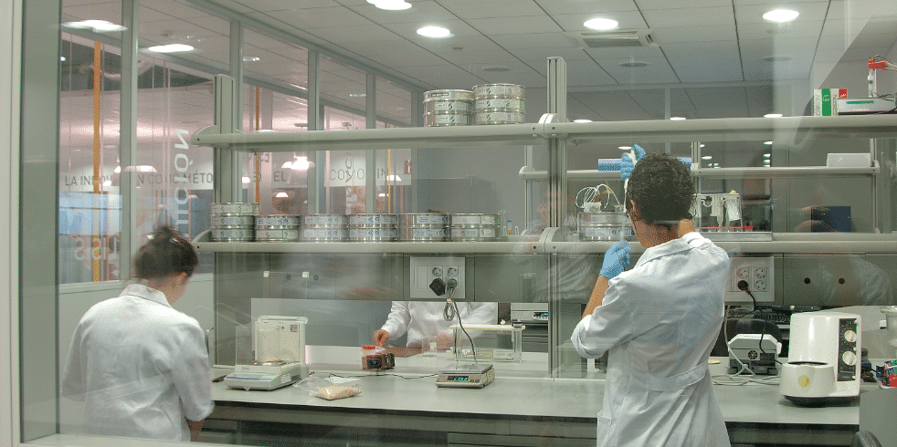 laboratorio empleadas Importaco