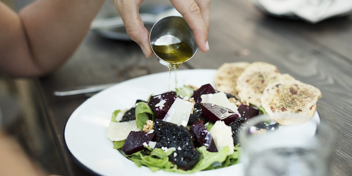 ensalada y aceite