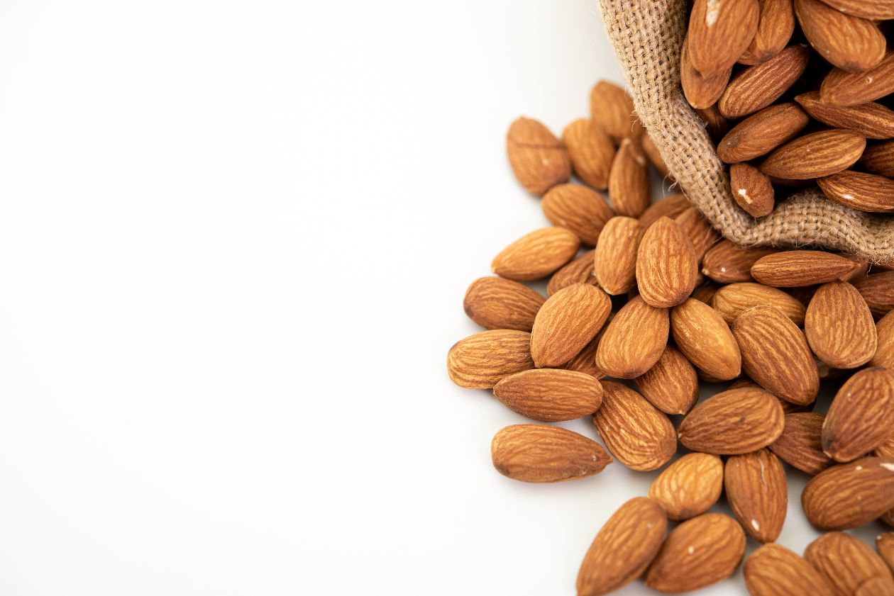 Specialising in almonds and peanuts, from the source all the way to the customer