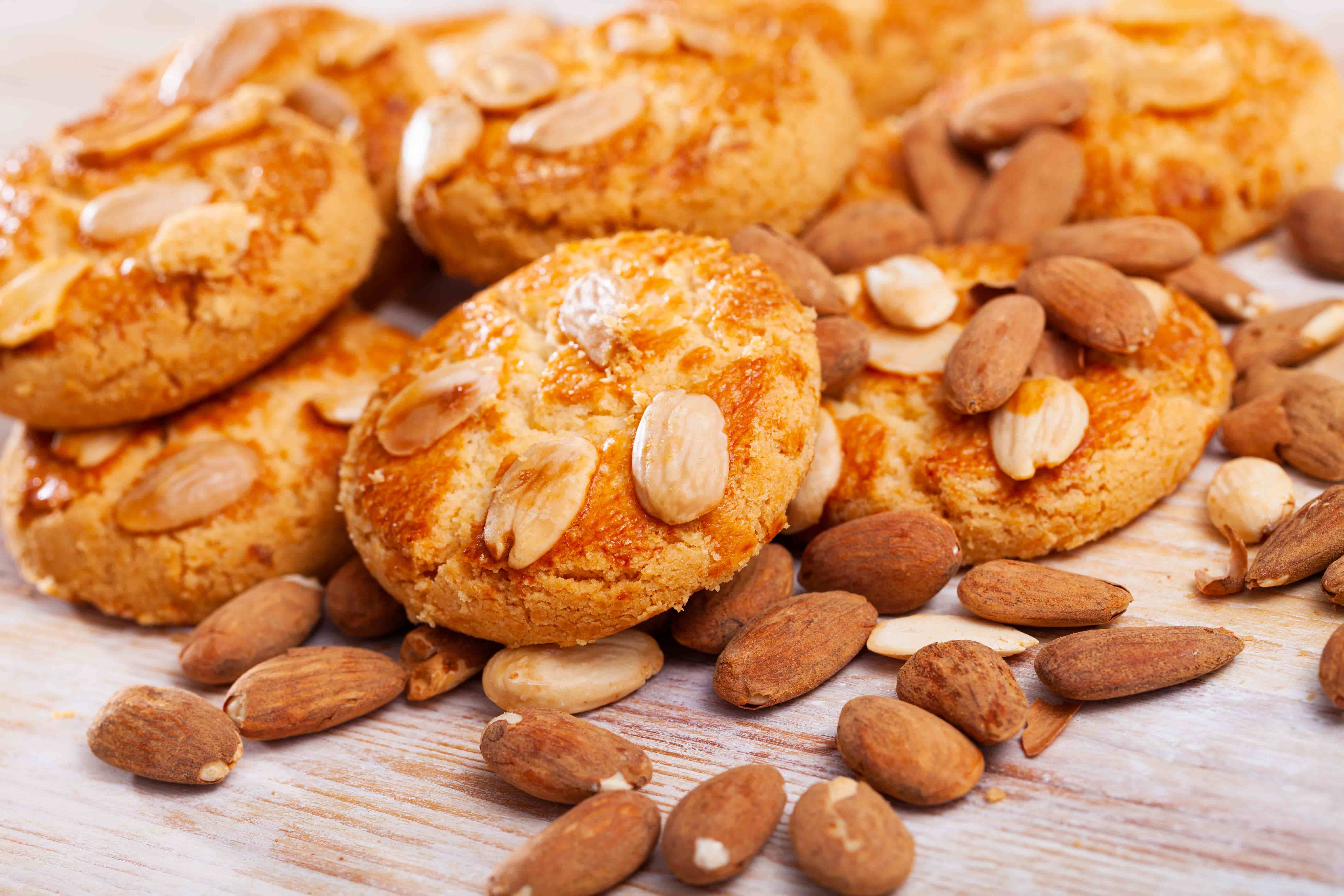 New products with almonds: the best nut for the NPD
