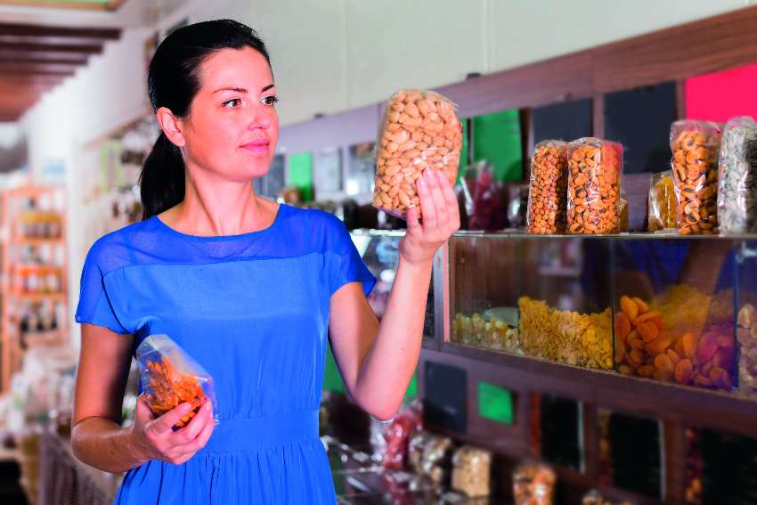 Consumidora frutos secos